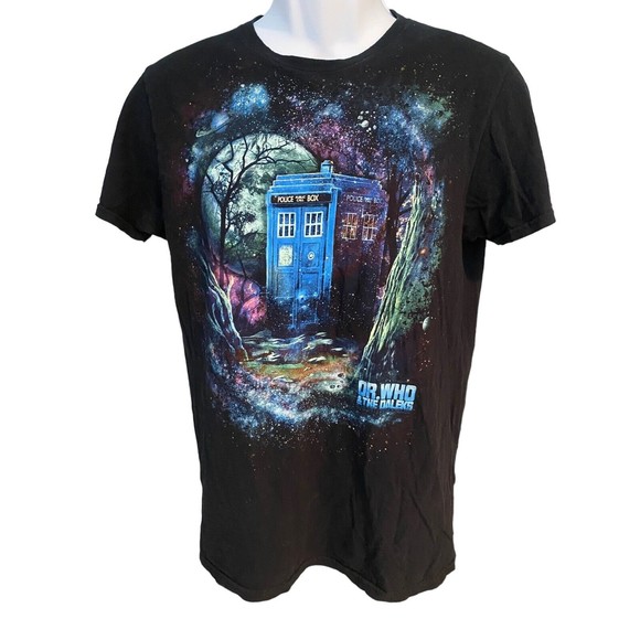 Dr.Who & The Daleks mens M graphic t shirt Police public call box - Picture 1 of 7
